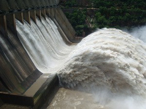 Srisailam-dam-with-gates-open-2