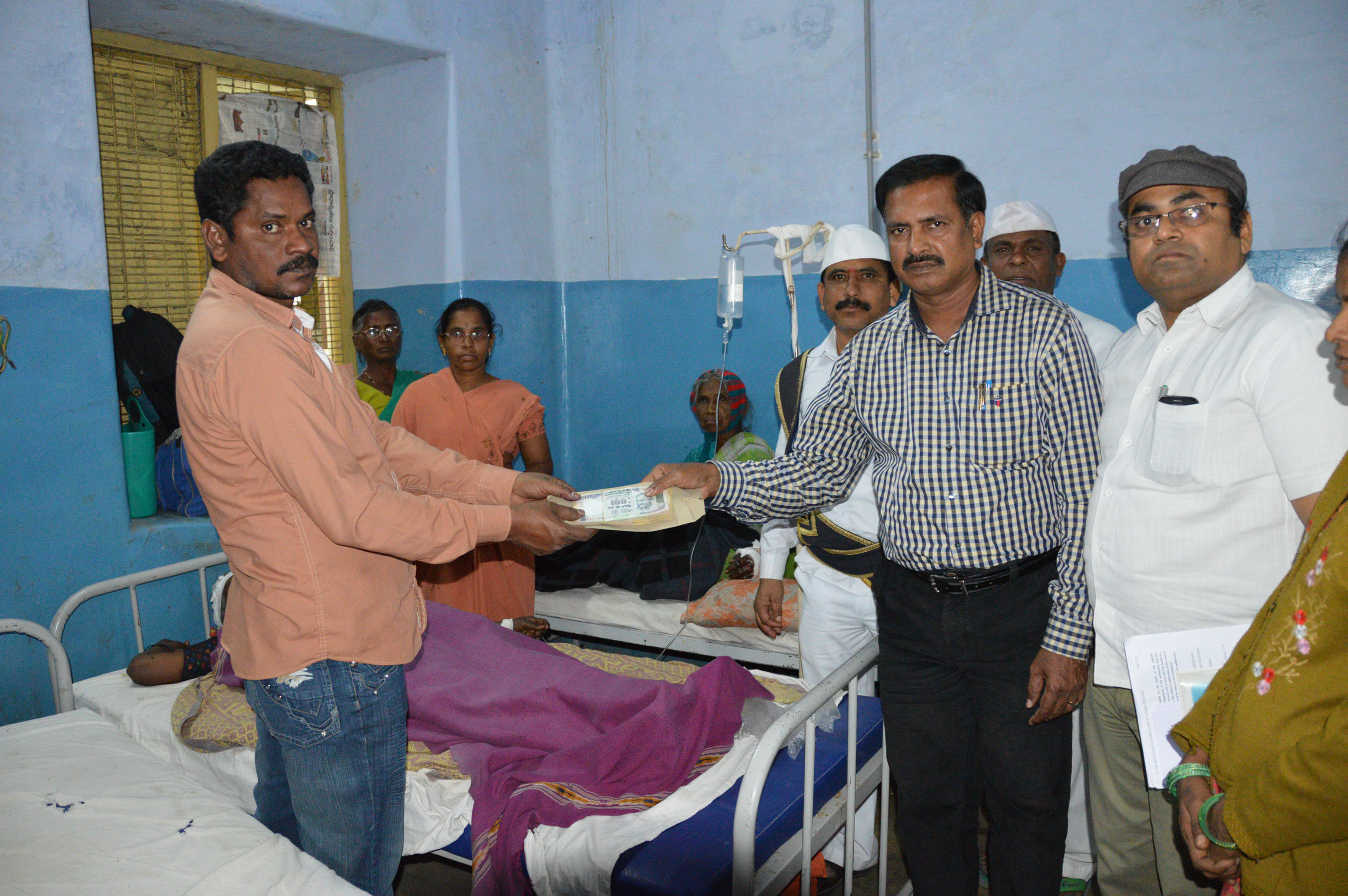 Financial help given for victims of Giddaluru road accident